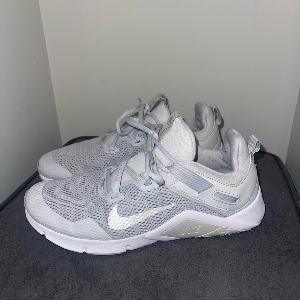 Nike Legend Essential Tennis Shoes